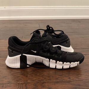 Nike Black and White Athletic Shoes
